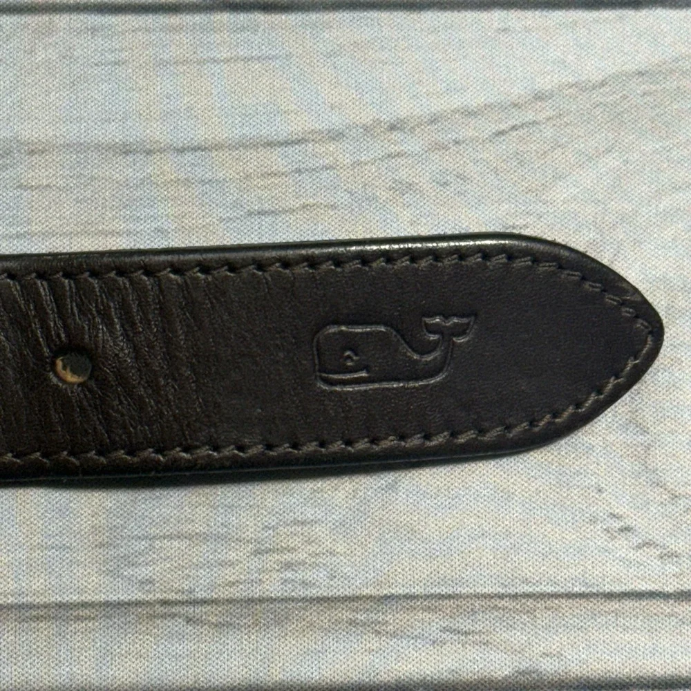 Vineyard Vines Belt Mens 34‎ Blue Whale AOP Logo Leather Brass Buckle USA